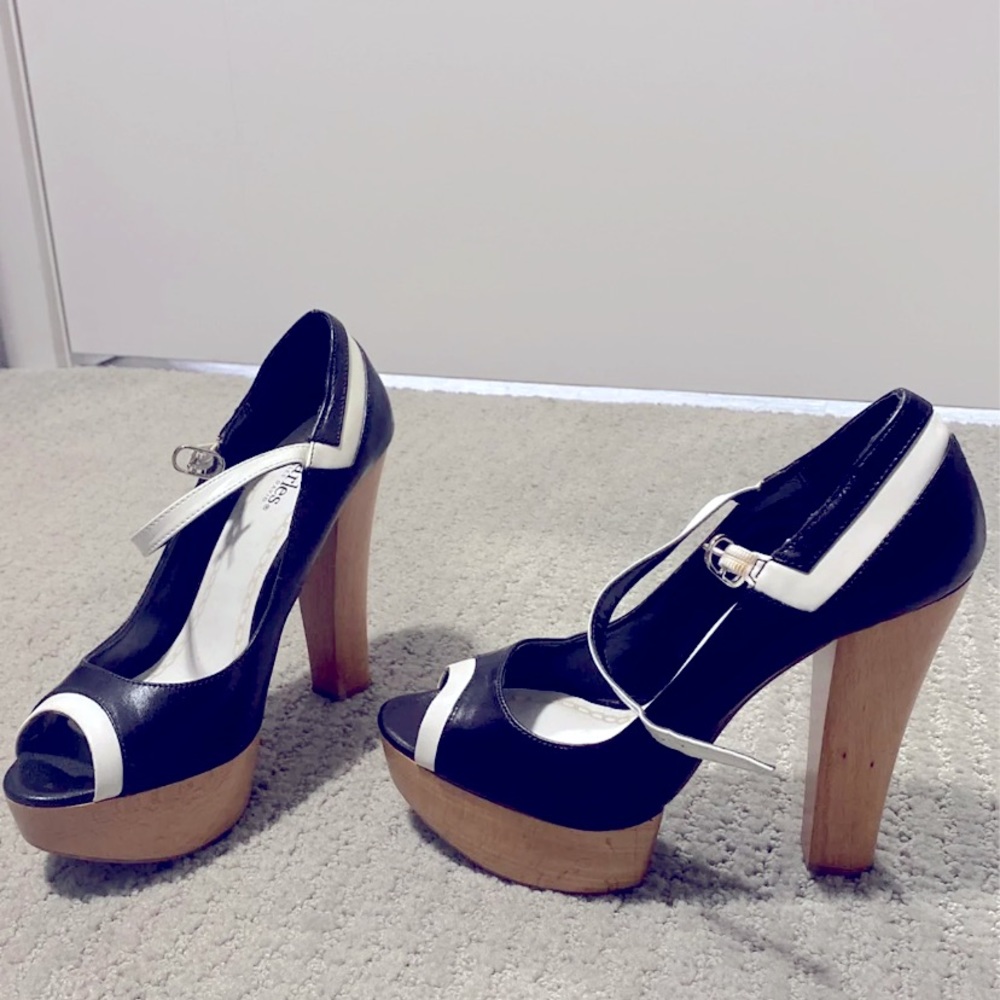 Charles by Charles David fun peep toe platform heels